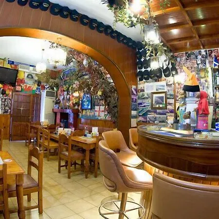 Stavros בית הארחה