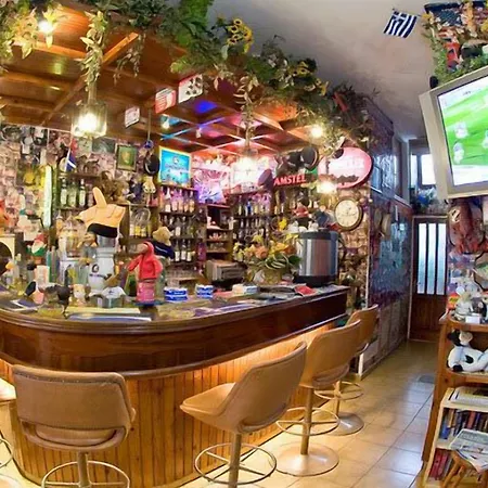 Stavros בית הארחה