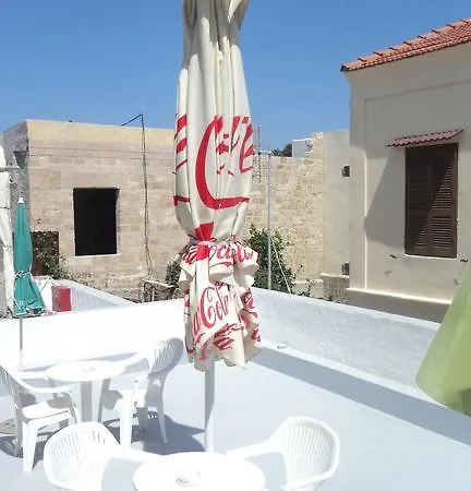 Stavros בית הארחה 3*